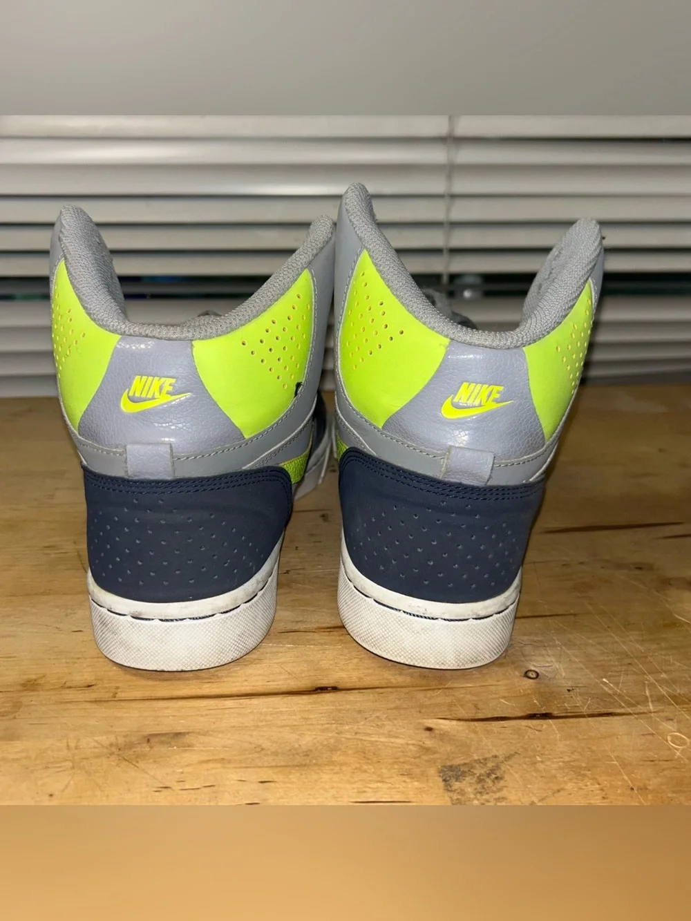 Nike Court Tranxition 537328-034 2012 Gray Navy Blue Green Hi Tops Mens Size 8